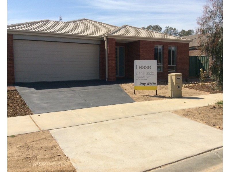 11 Caulfield Drive, Epsom VIC 3551