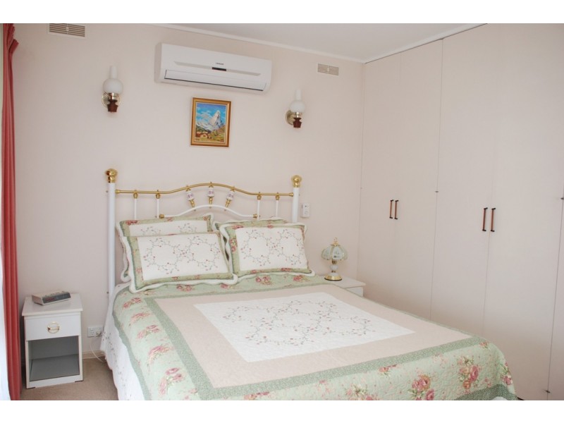 9 Manning Avenue, California Gully VIC 3556