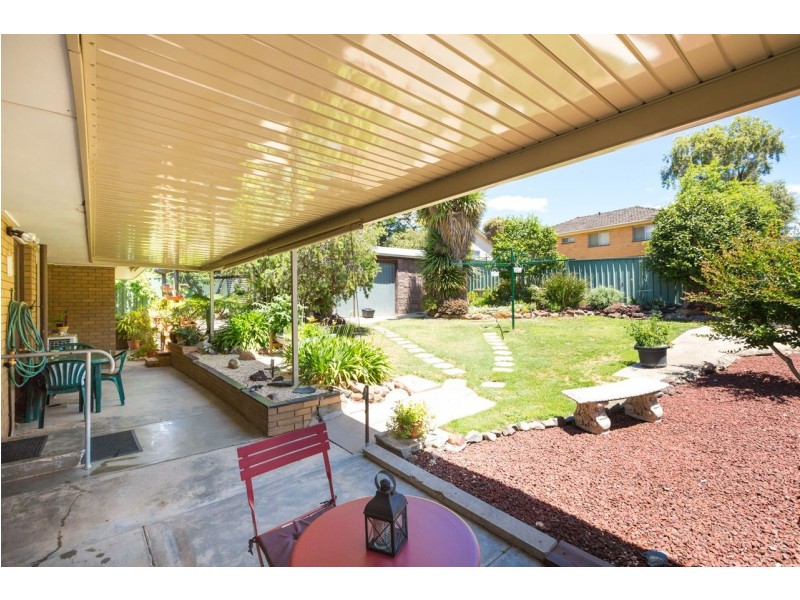 9 Manning Avenue, California Gully VIC 3556