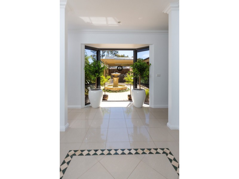 20 Pioneer Drive, Maiden Gully VIC 3551