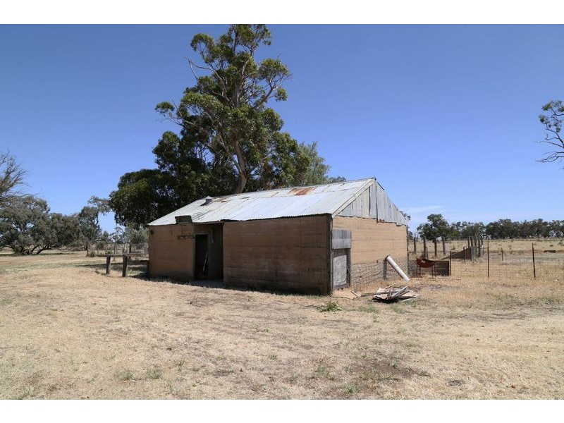 1108 Yarrawalla East, Mitiamo VIC 3573