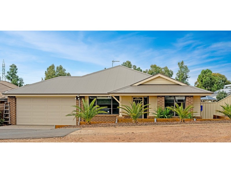 14 Marita Drive, Maiden Gully VIC 3551