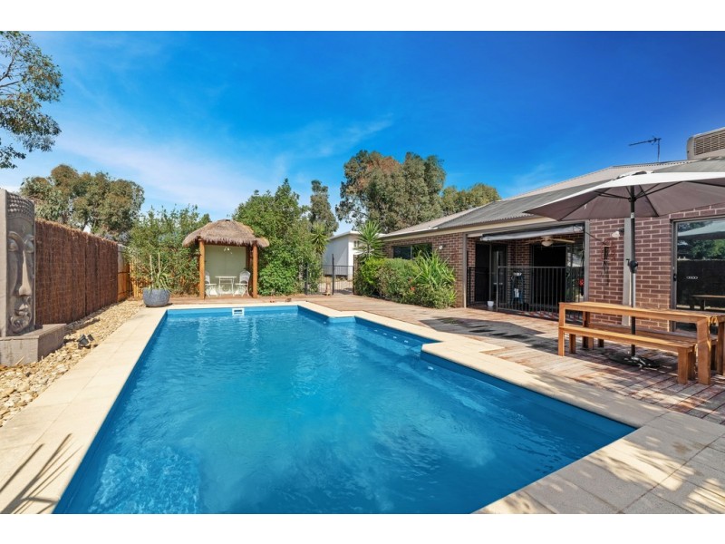 14 Marita Drive, Maiden Gully VIC 3551