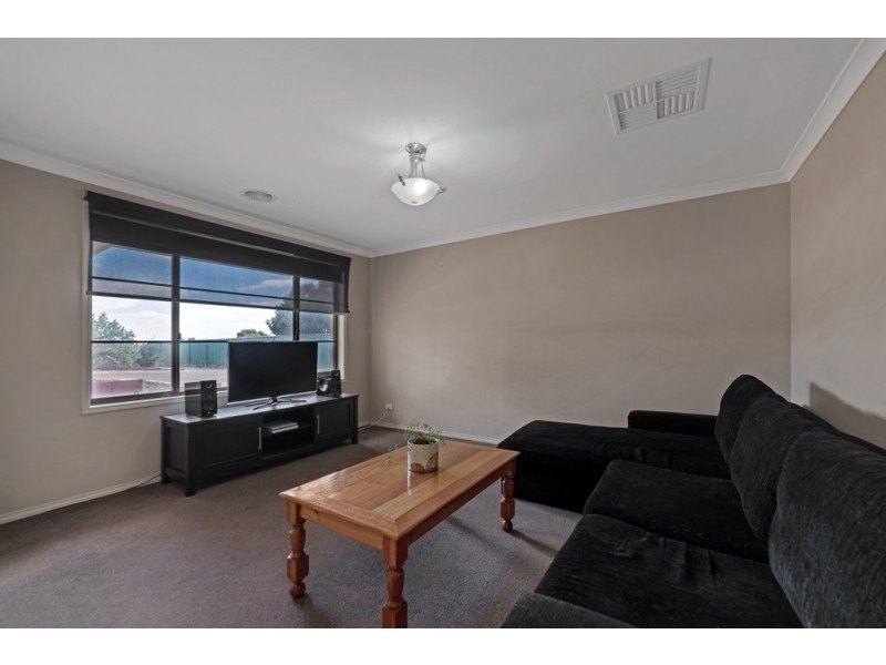 14 Marita Drive, Maiden Gully VIC 3551