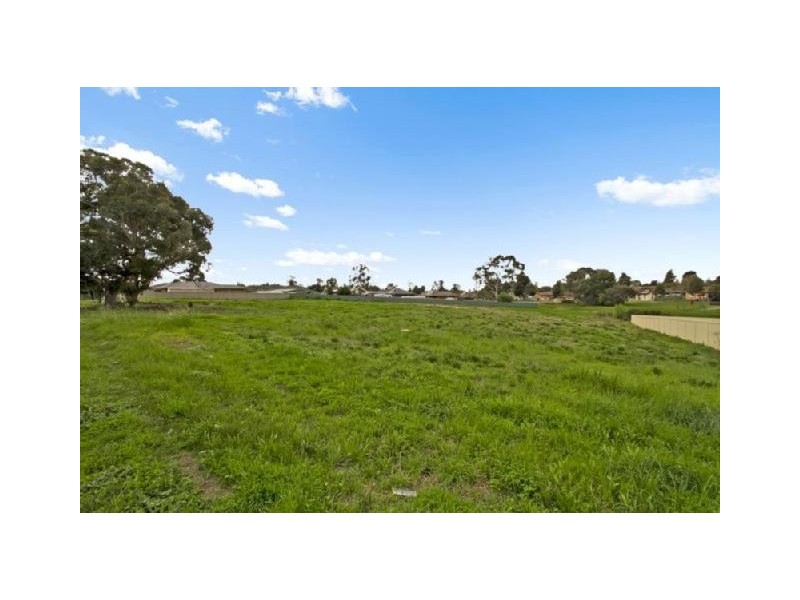 96 Happy Valley Road, Long Gully VIC 3550