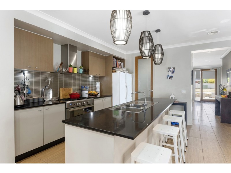 5 McConnachie Court, Ascot VIC 3551