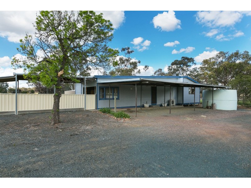 729 Toolleen Axedale Rd, Axedale VIC 3551
