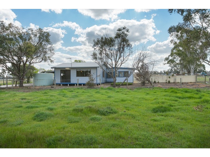 729 Toolleen Axedale Rd, Axedale VIC 3551