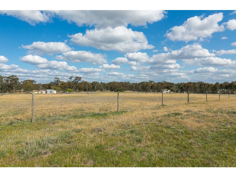 729 Toolleen Axedale Rd, Axedale VIC 3551