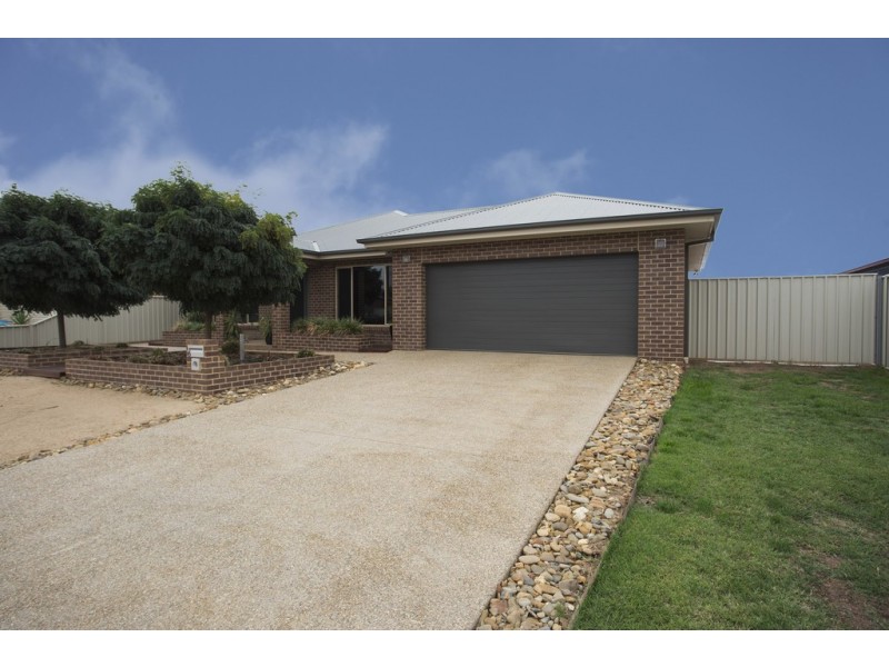 6 Dowker Street, Epsom VIC 3551