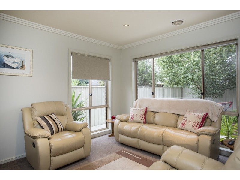 6 Dowker Street, Epsom VIC 3551