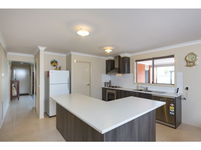 26 Caulfield Drive, Ascot VIC 3551