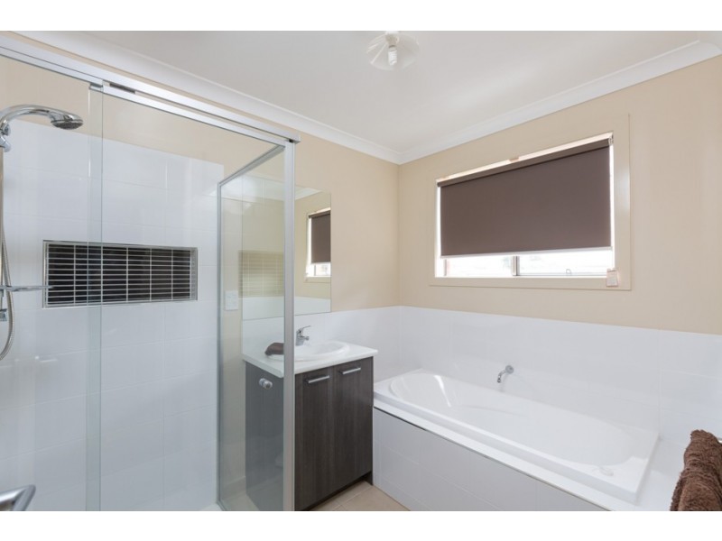 26 Caulfield Drive, Ascot VIC 3551