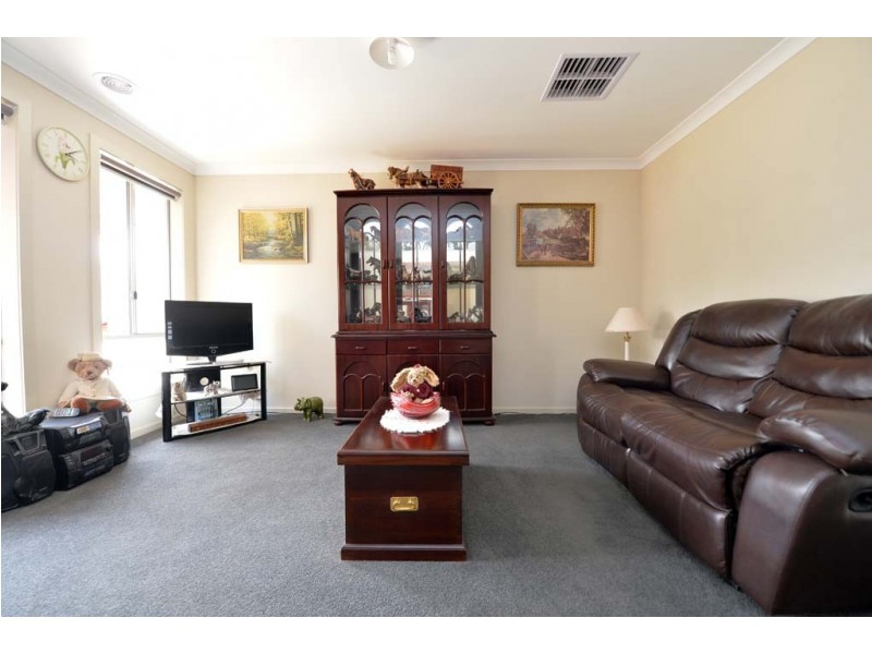 26 Caulfield Drive, Ascot VIC 3551