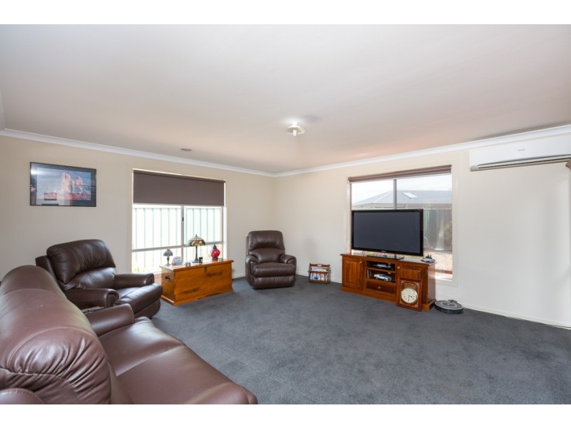 26 Caulfield Drive, Ascot VIC 3551