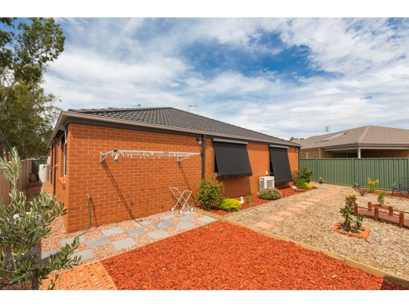 26 Caulfield Drive, Ascot VIC 3551