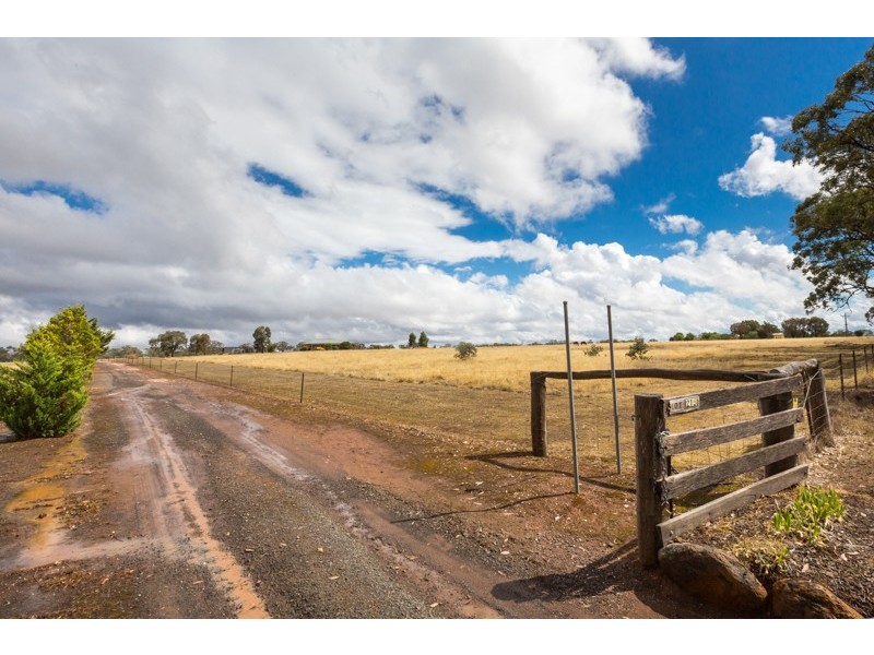 215 Powers Road, Marong VIC 3515