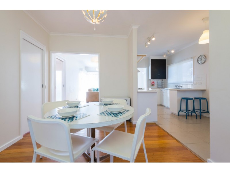 30 Friswell Avenue, Flora Hill VIC 3550
