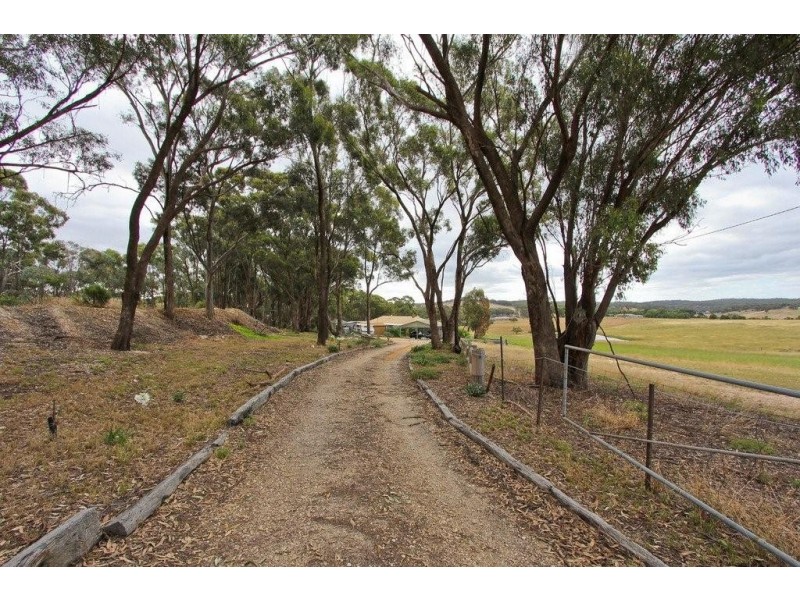 86 Holdens Road, Campbells Creek VIC 3451