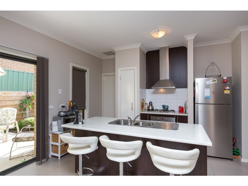 1/16 Everlasting Rise, Kangaroo Flat VIC 3555