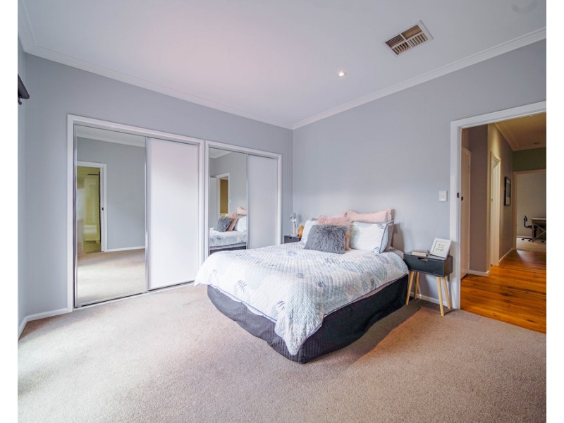 19 Weeroona Avenue, North Bendigo VIC 3550