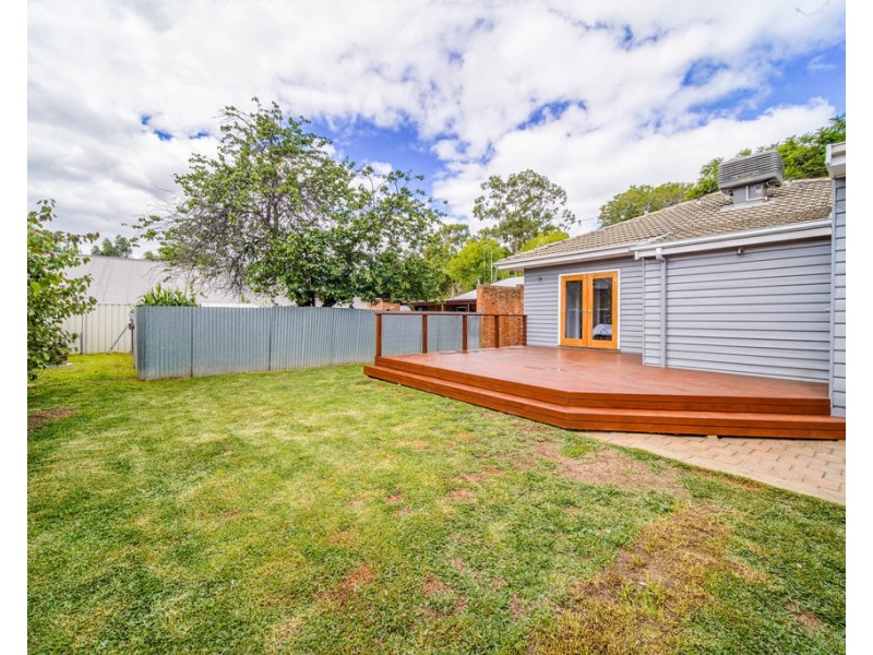 19 Weeroona Avenue, North Bendigo VIC 3550