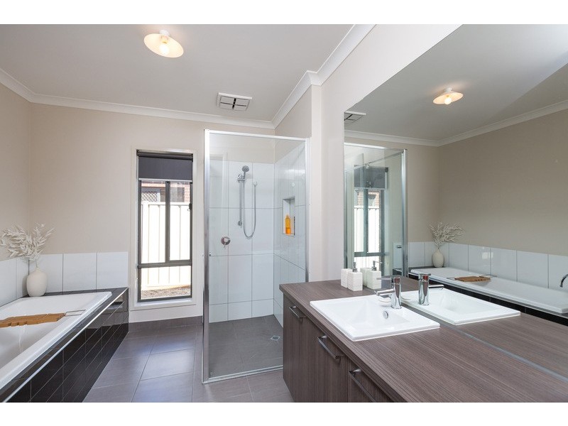 26 Garden Drive, Epsom VIC 3551