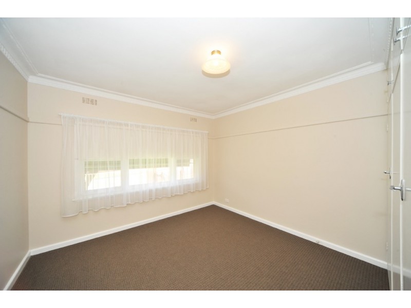 12 Holland Court, Kennington VIC 3550