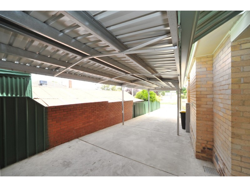 12 Holland Court, Kennington VIC 3550