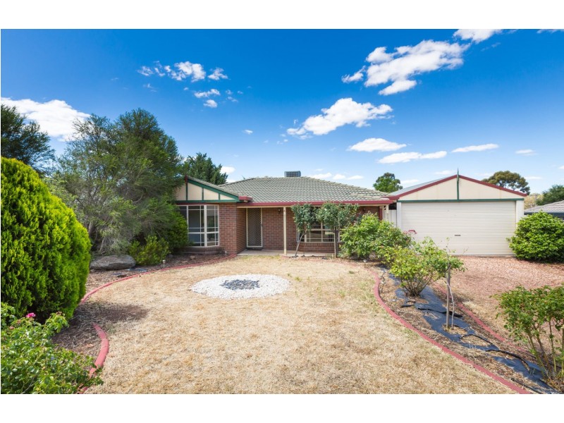 6 Harvey Close, Eaglehawk VIC 3556