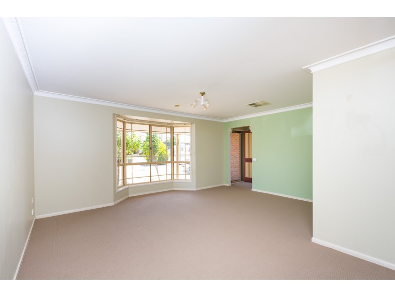 6 Harvey Close, Eaglehawk VIC 3556