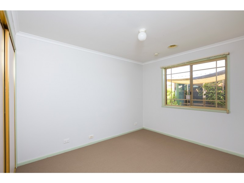 6 Harvey Close, Eaglehawk VIC 3556