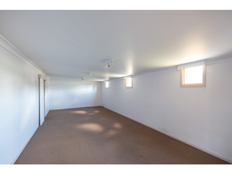 6 Harvey Close, Eaglehawk VIC 3556