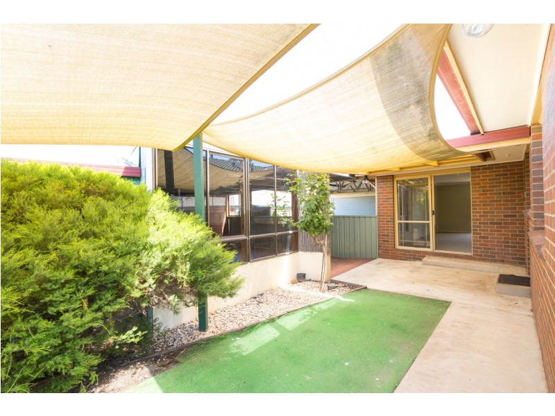 6 Harvey Close, Eaglehawk VIC 3556