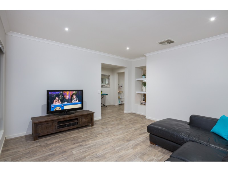 2 Aurora Place, Epsom VIC 3551