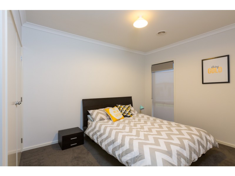 2 Aurora Place, Epsom VIC 3551