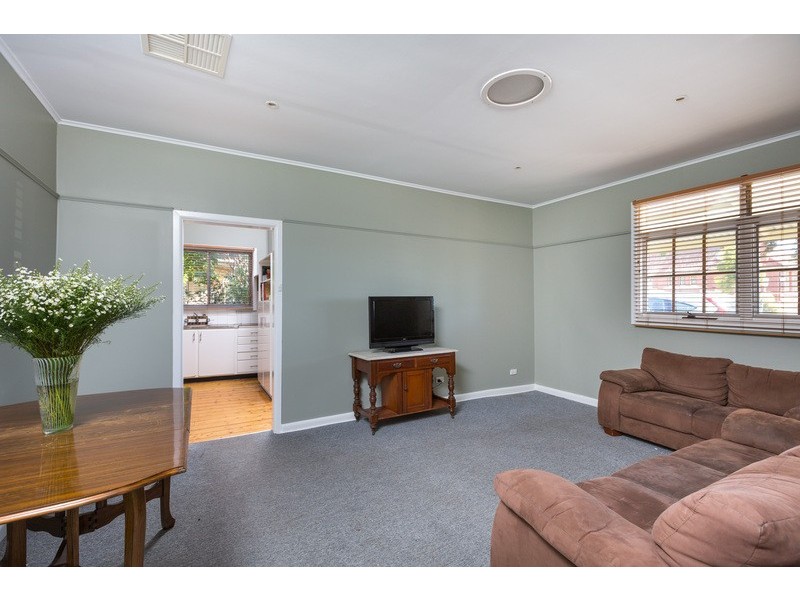 38 Peel Street, Quarry Hill VIC 3550