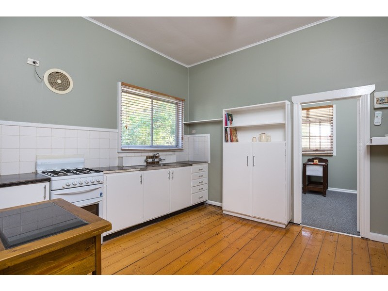 38 Peel Street, Quarry Hill VIC 3550