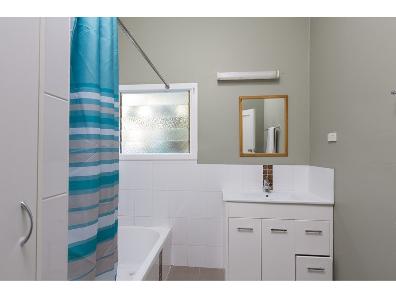 38 Peel Street, Quarry Hill VIC 3550