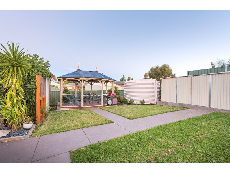 14 Marita Drive, Maiden Gully VIC 3551