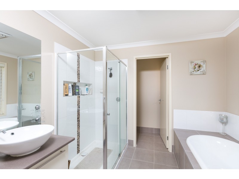 14 Marita Drive, Maiden Gully VIC 3551