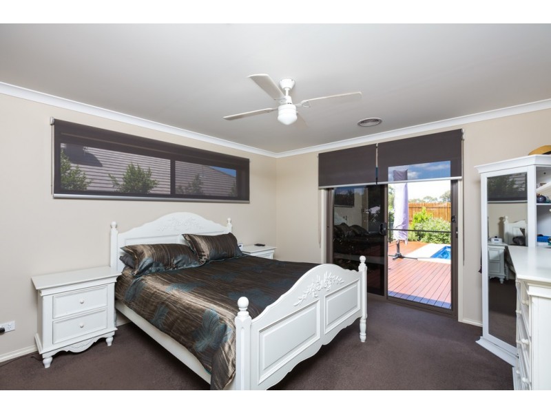 14 Marita Drive, Maiden Gully VIC 3551