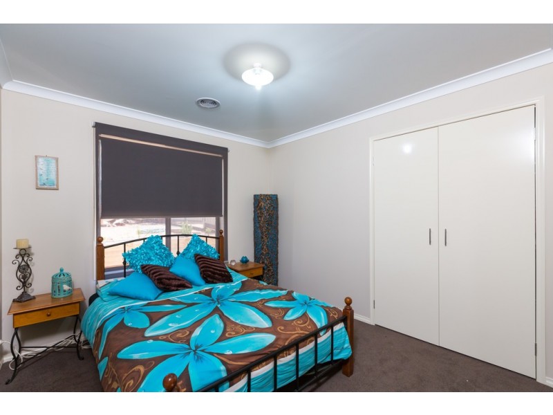 14 Marita Drive, Maiden Gully VIC 3551