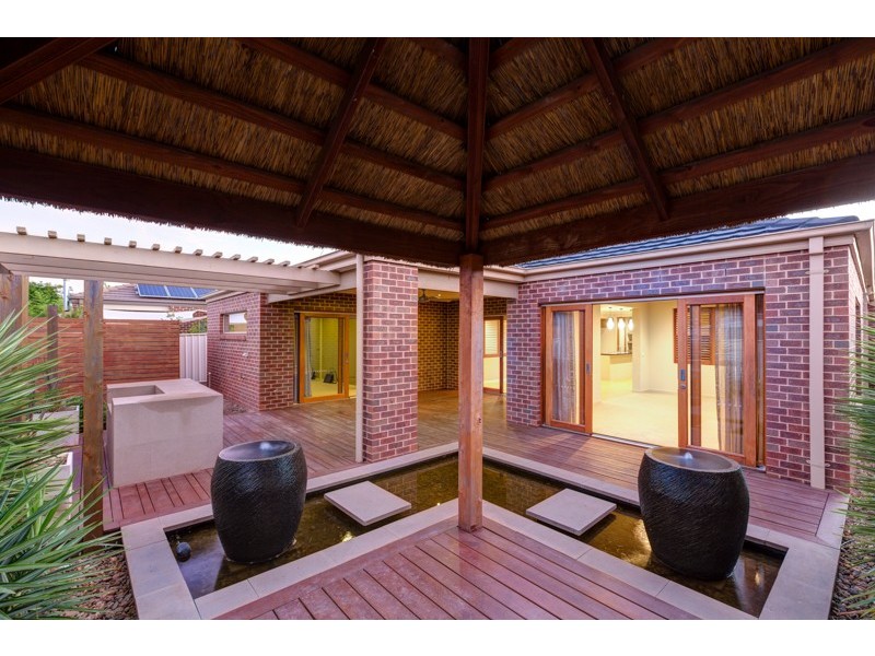 5 McConnachie Court, Epsom VIC 3551