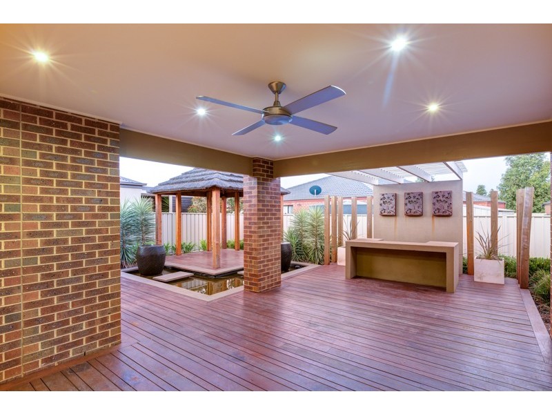 5 McConnachie Court, Epsom VIC 3551