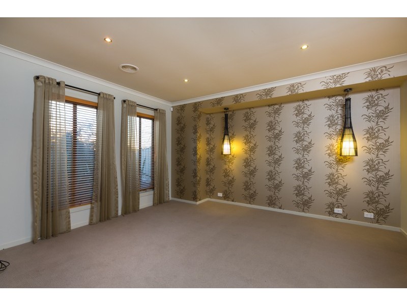 5 McConnachie Court, Epsom VIC 3551