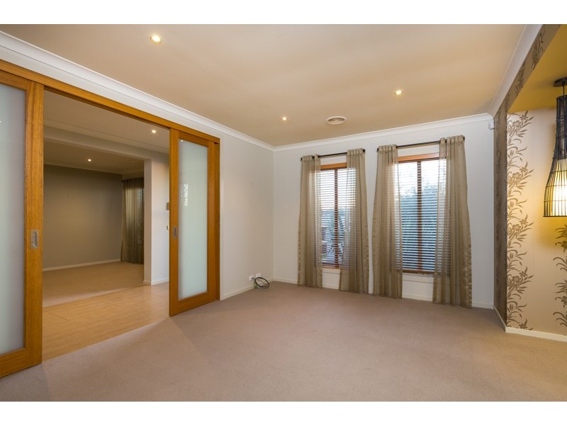 5 McConnachie Court, Epsom VIC 3551