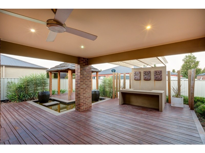 5 McConnachie Court, Epsom VIC 3551