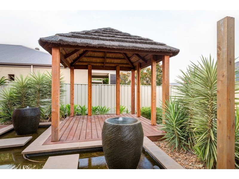 5 McConnachie Court, Epsom VIC 3551