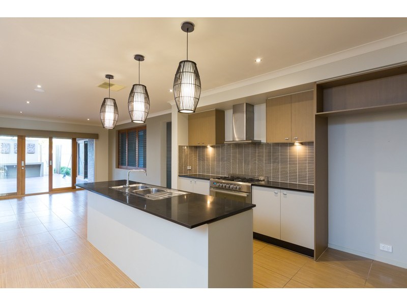 5 McConnachie Court, Epsom VIC 3551